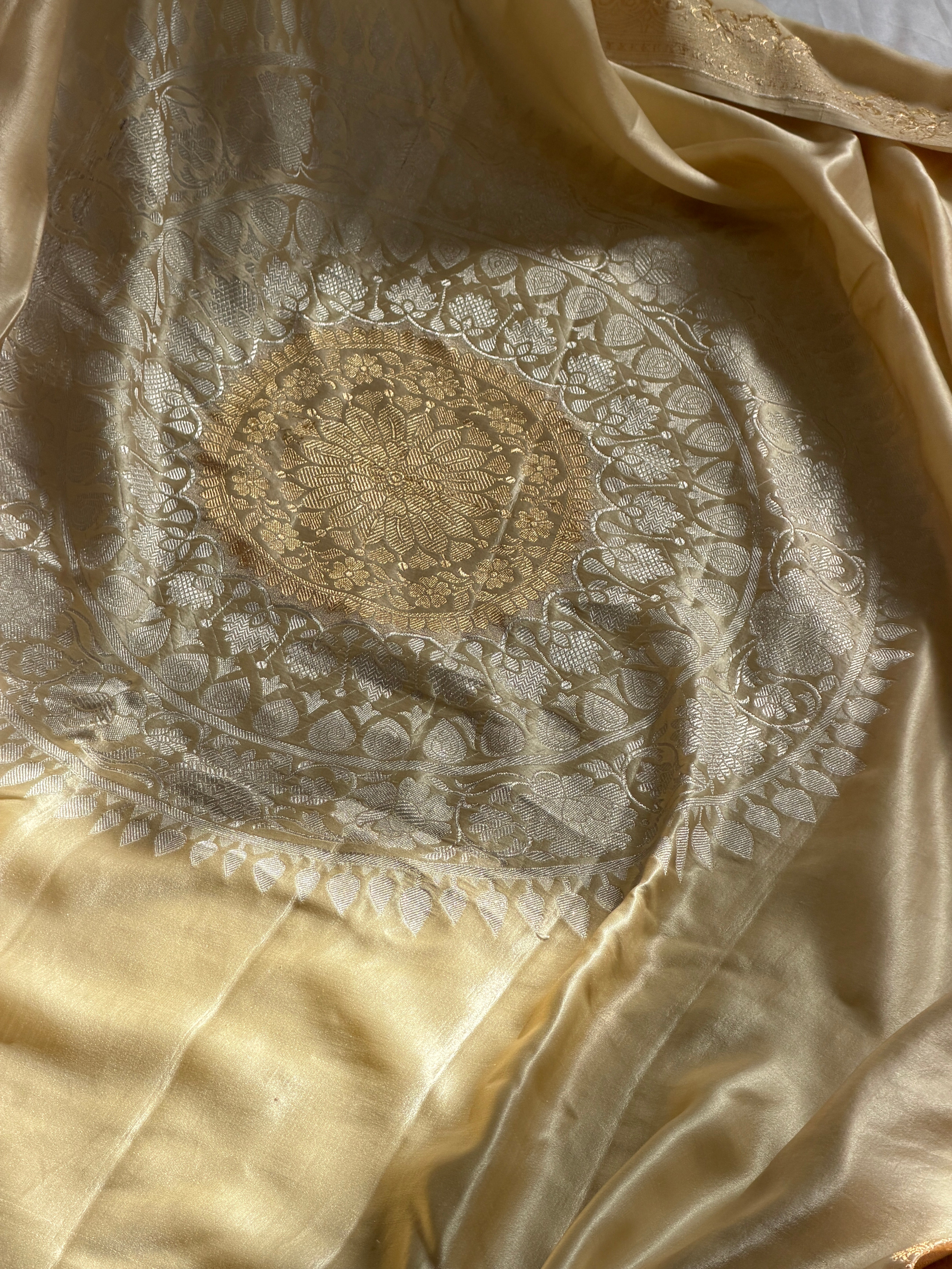 Banarasi Mashru Pure Silk Sona Roopa Saree