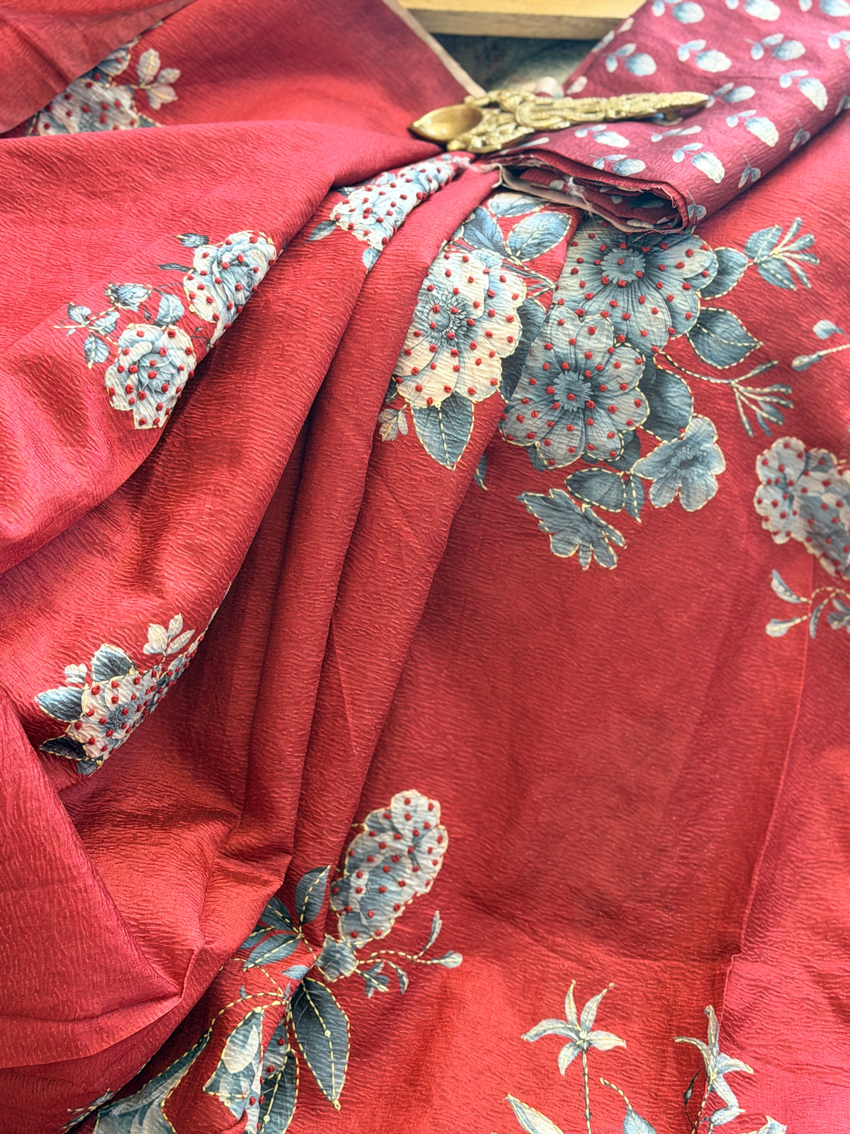 Semi Tussar Printed saree with French Knot work