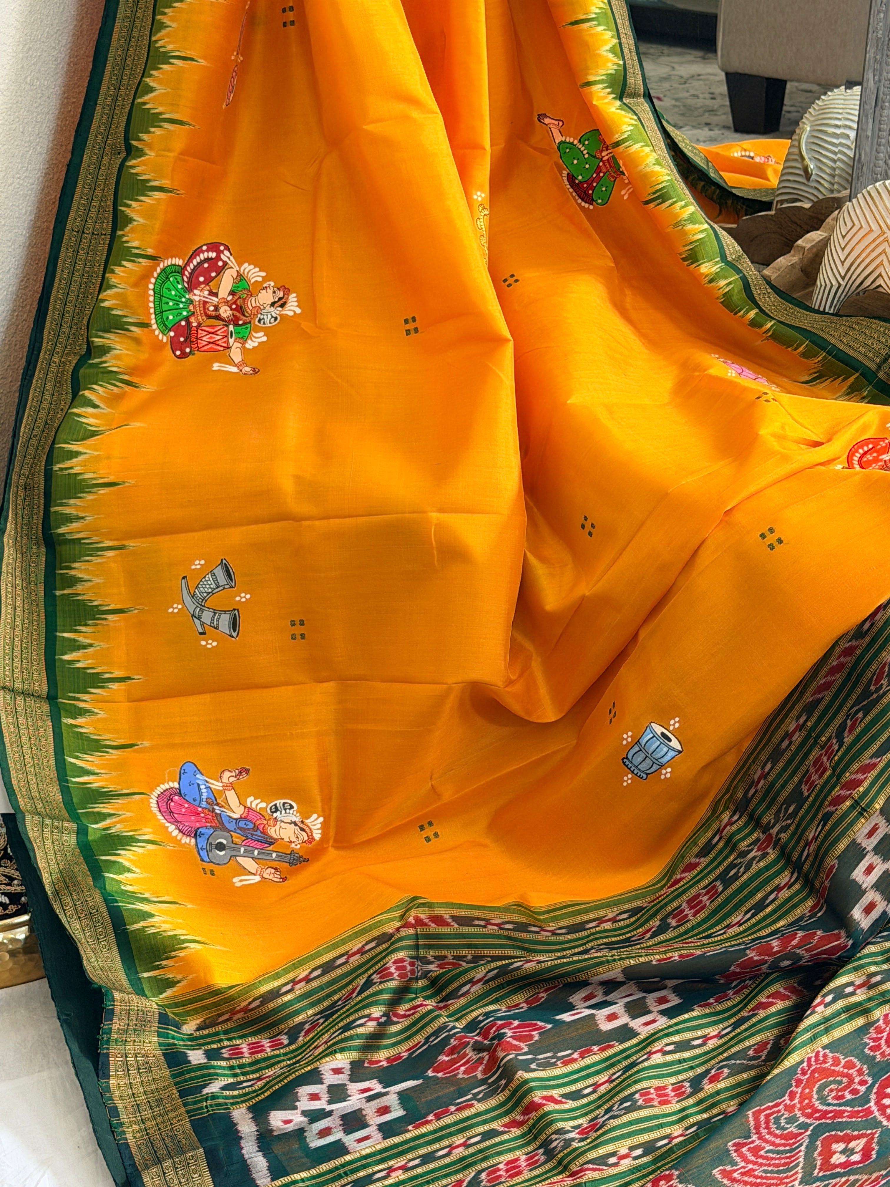Khandua plain mini buti saree with pattachitra work