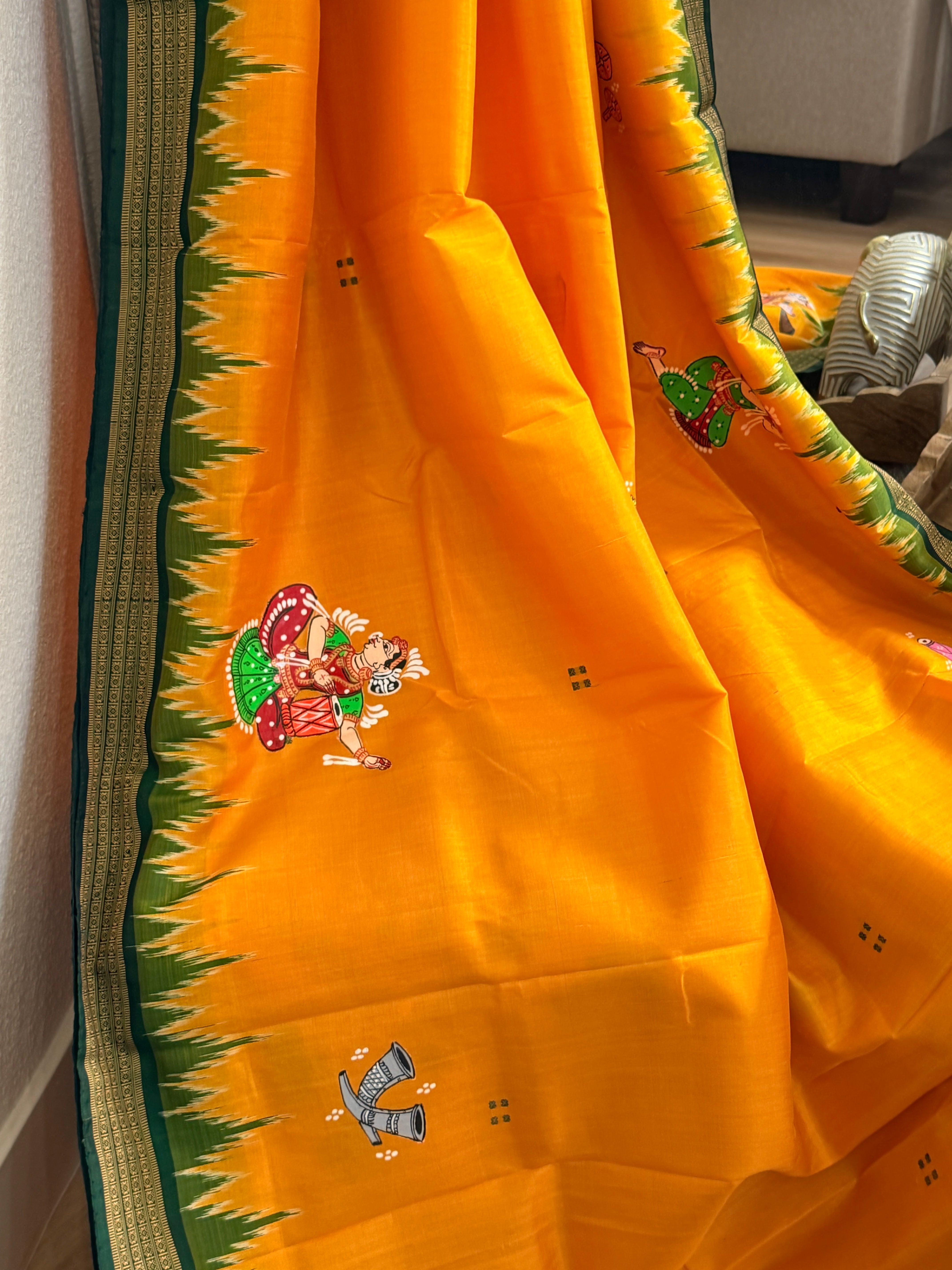 Khandua plain mini buti saree with pattachitra work