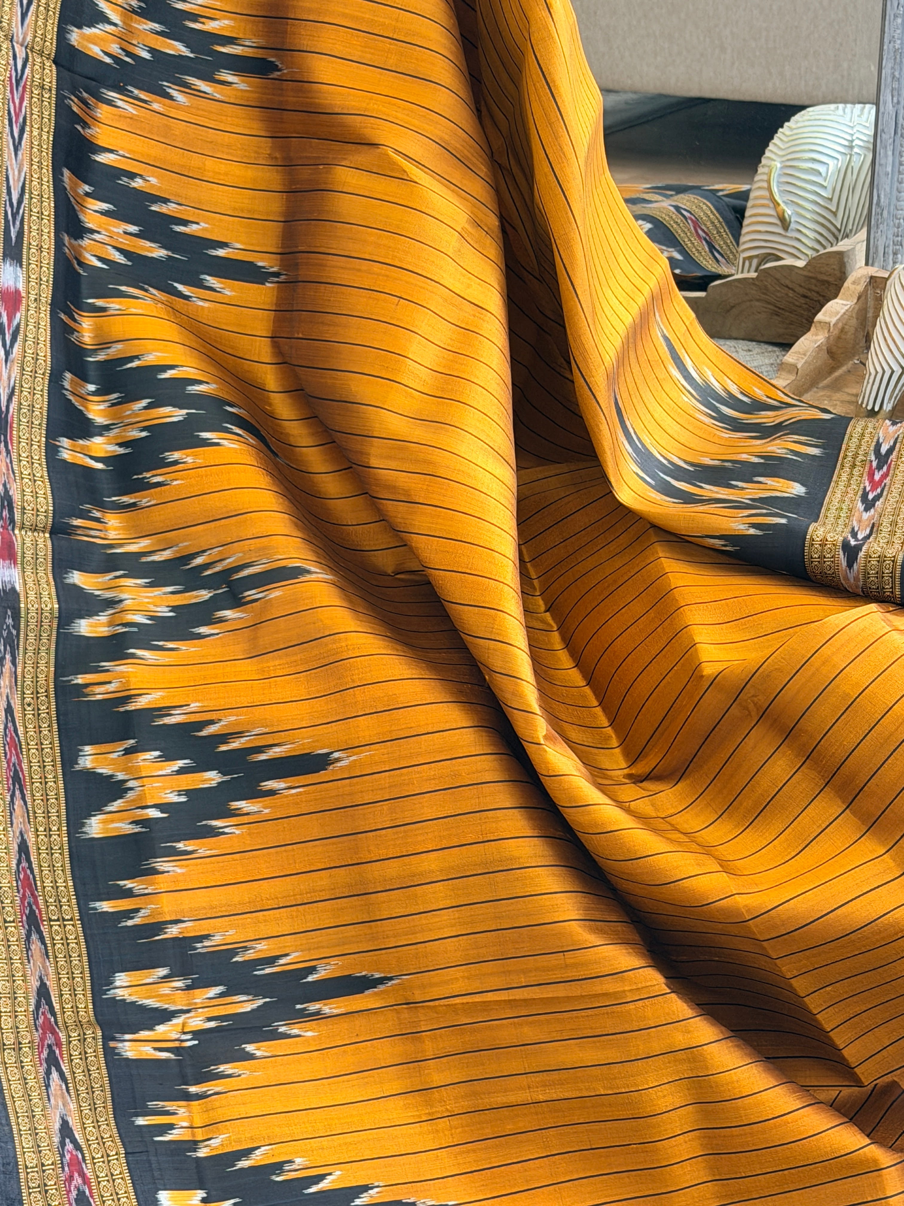 Stripe body big temple border pure khandua silk saree