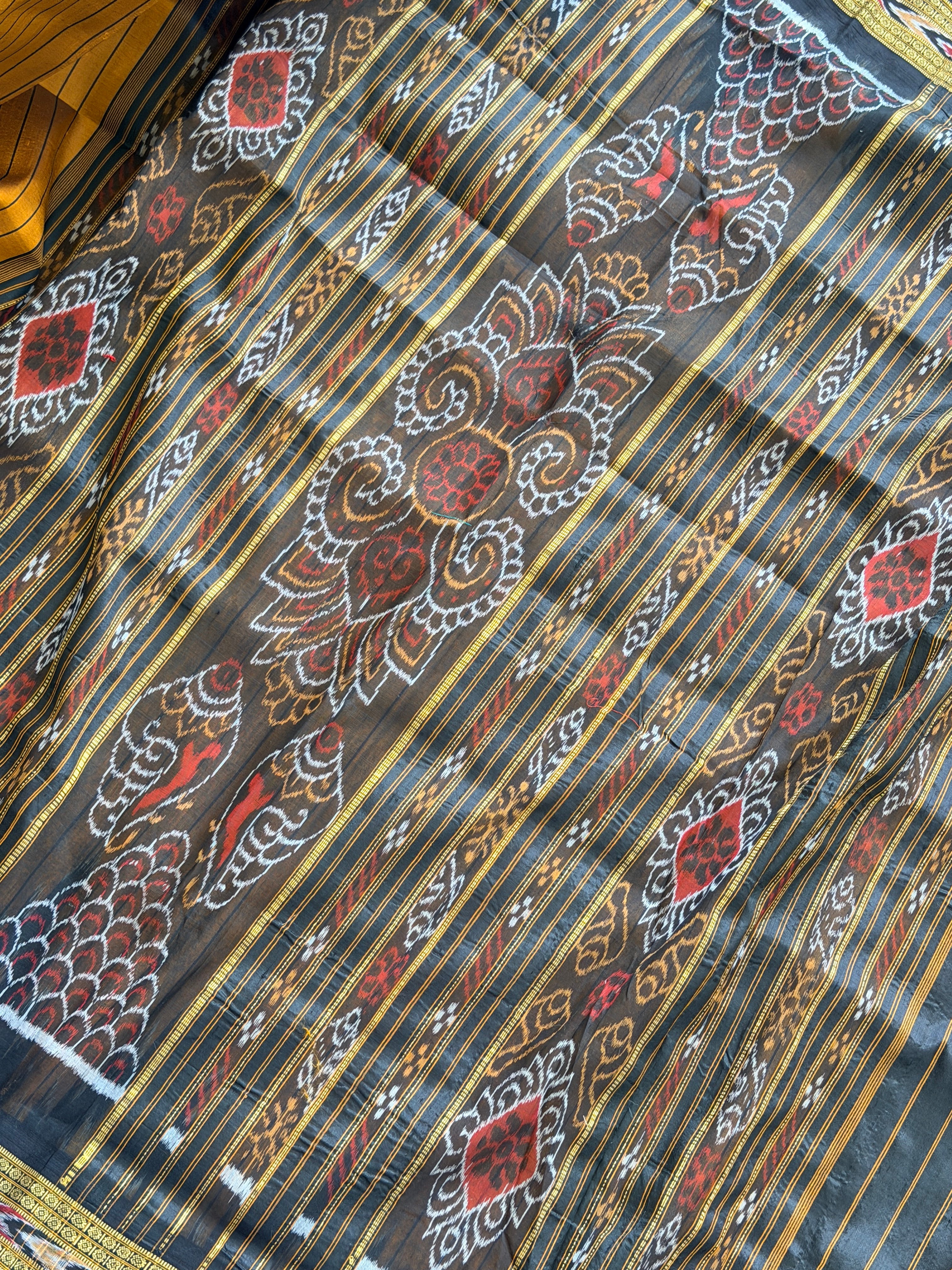 Stripe body big temple border pure khandua silk saree