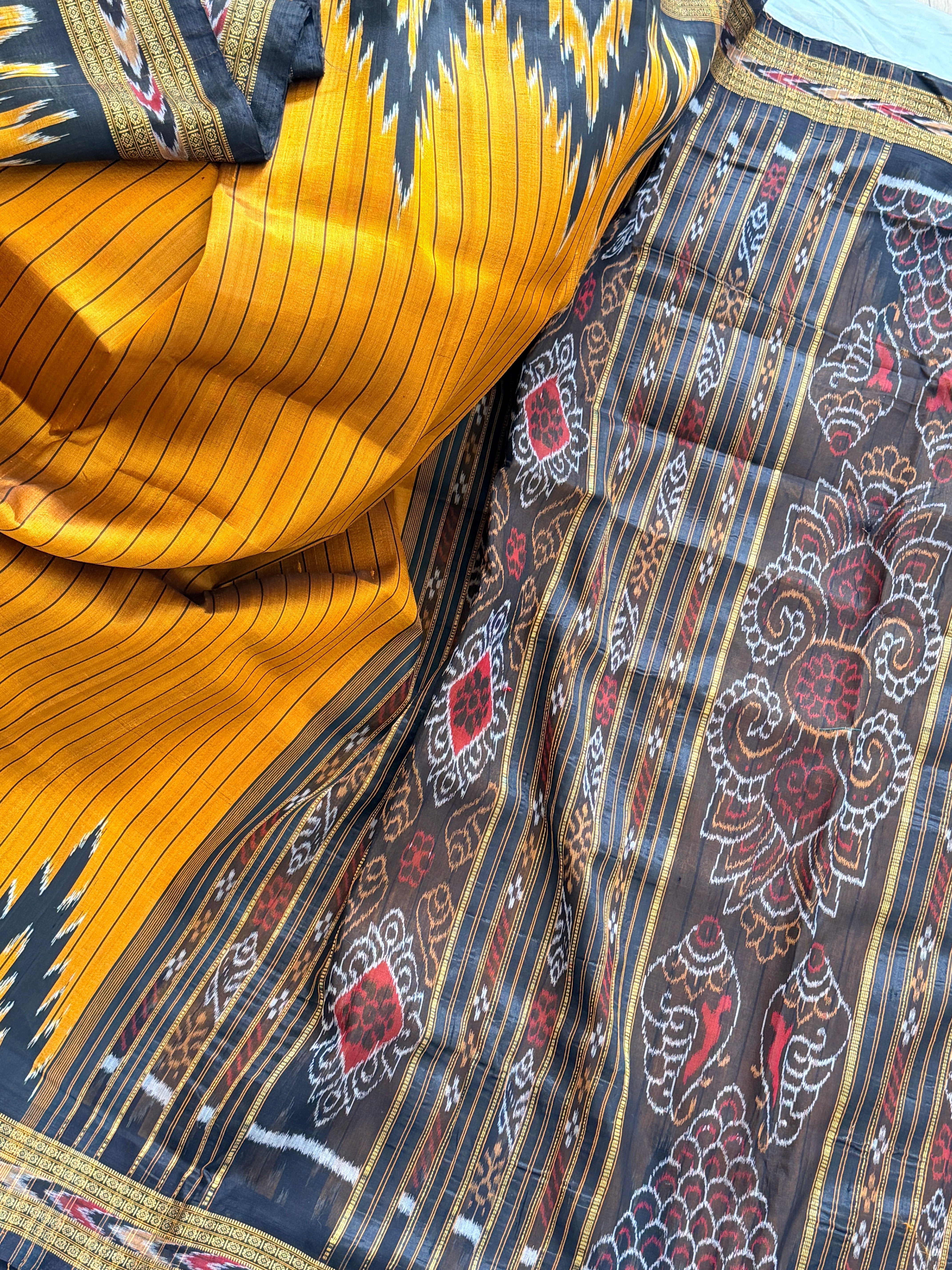 Stripe body big temple border pure khandua silk saree