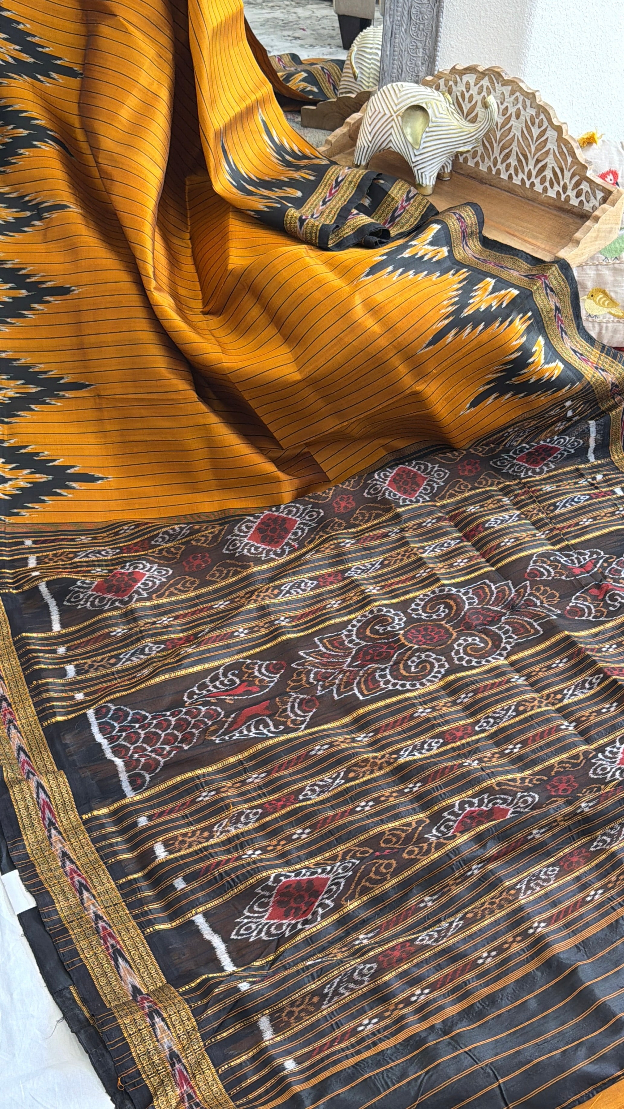 Stripe body big temple border pure khandua silk saree