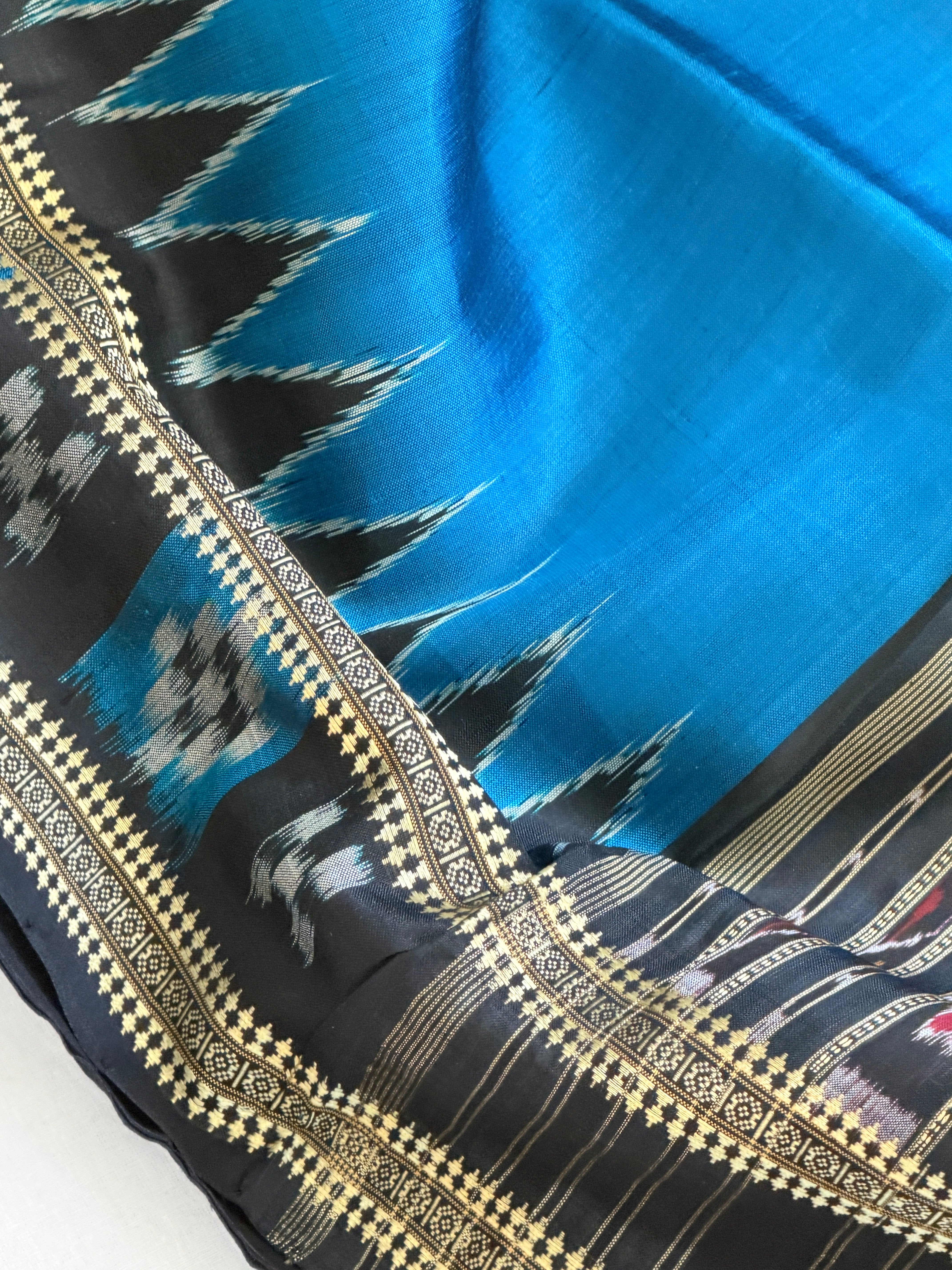 Khandua single border box pasapali odisha handloom saree