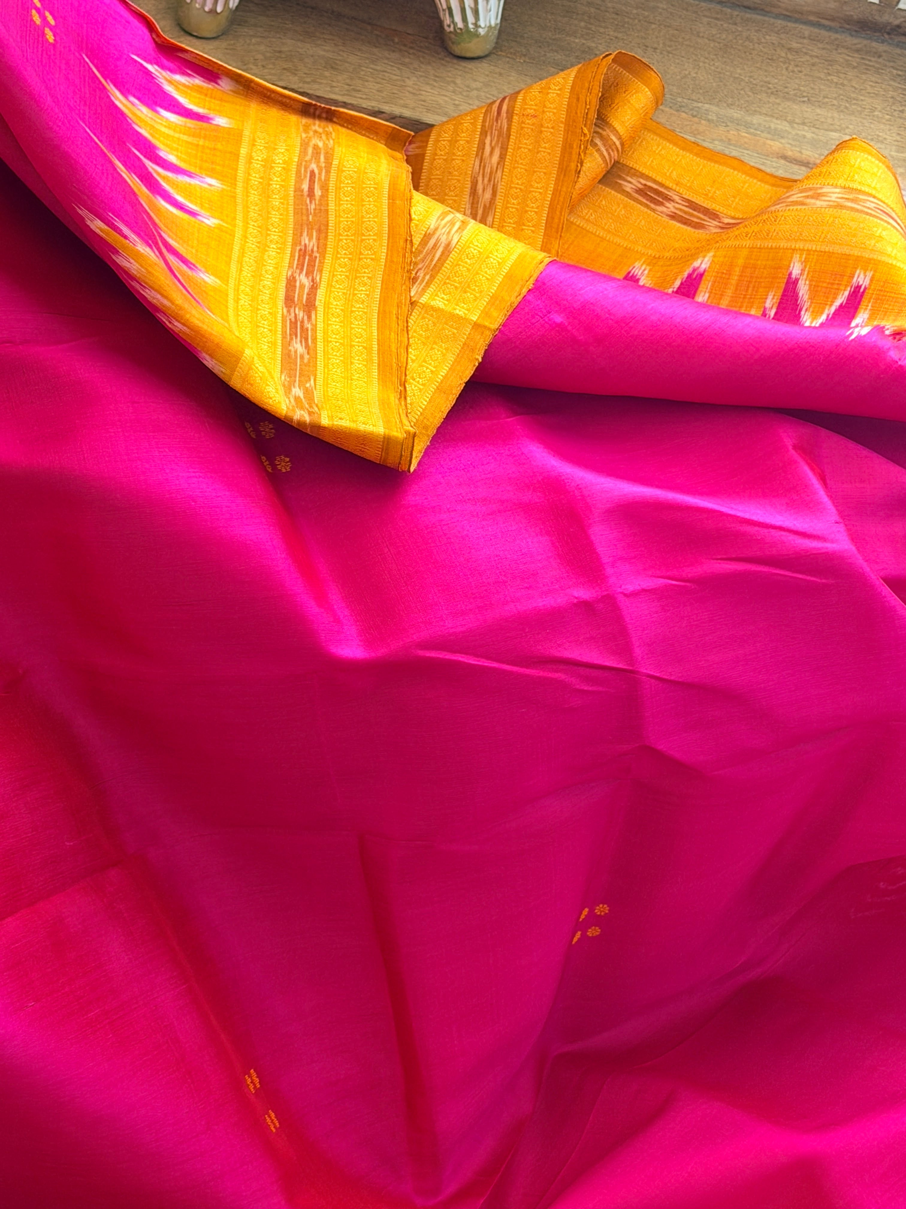 Khandua plain mini buti odisha handloom saree