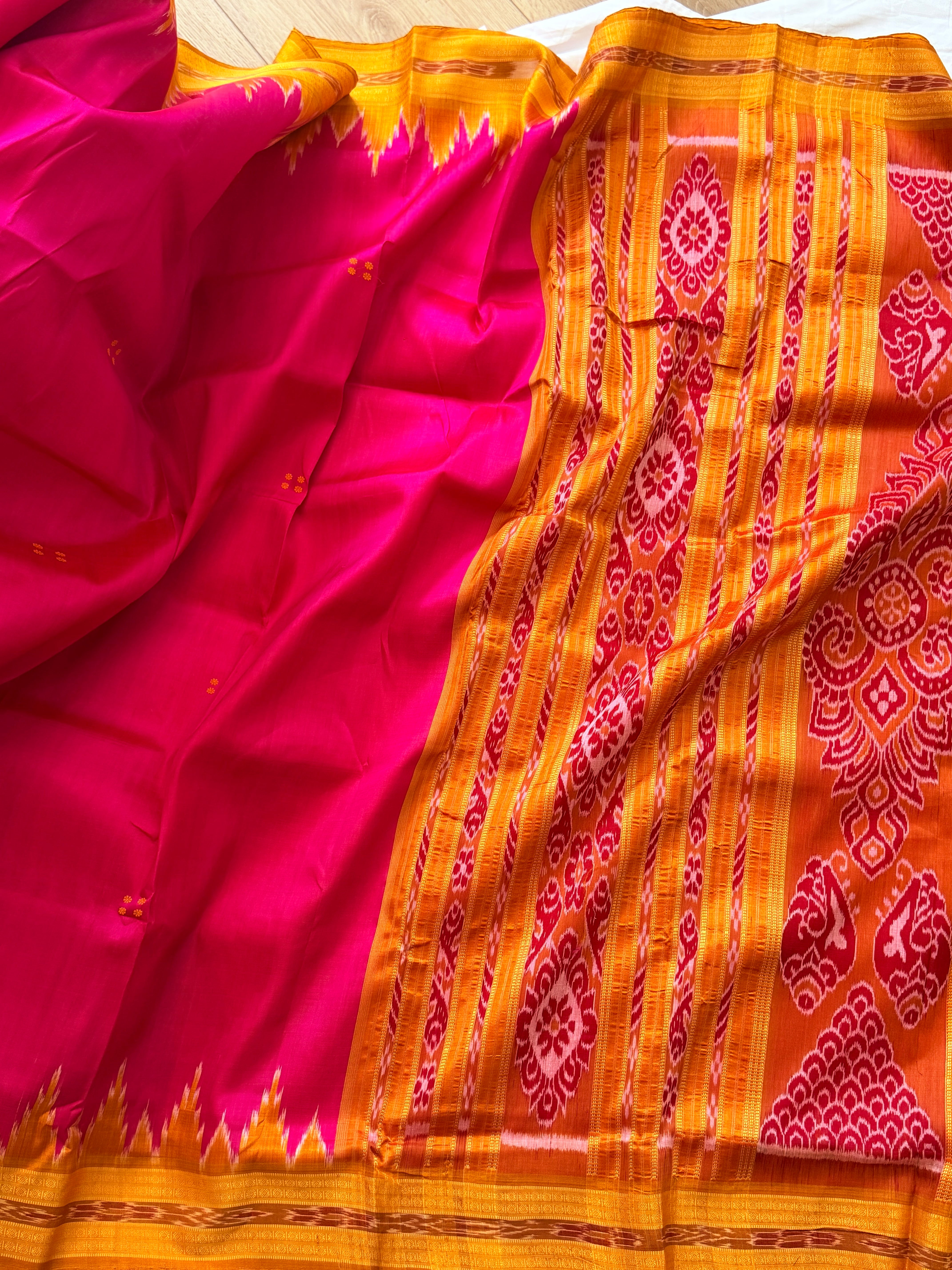 Khandua plain mini buti odisha handloom saree