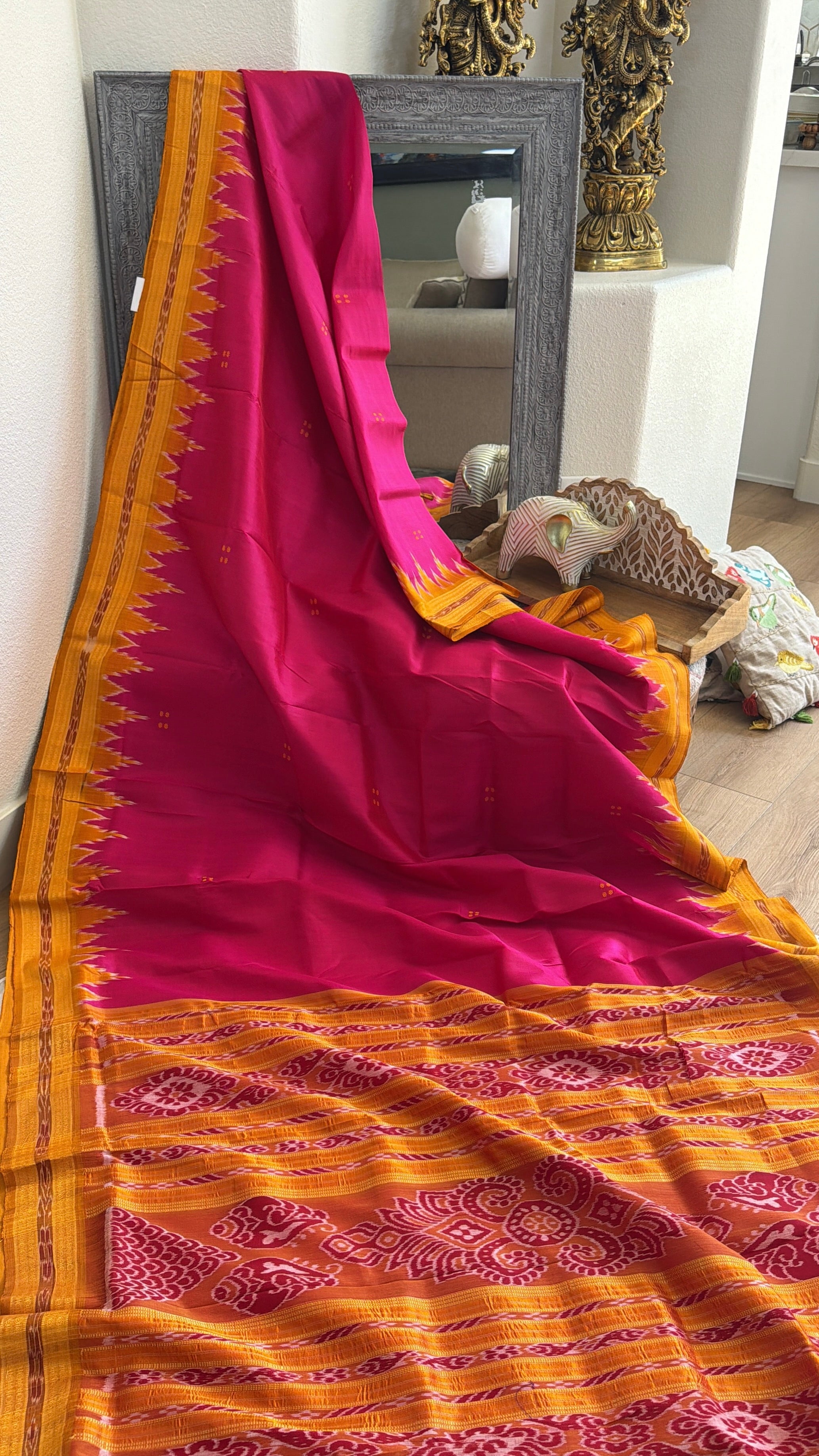 Khandua plain mini buti odisha handloom saree