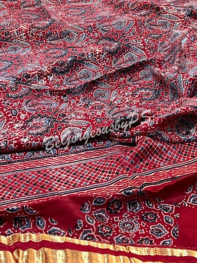AJRAK MODAL RED