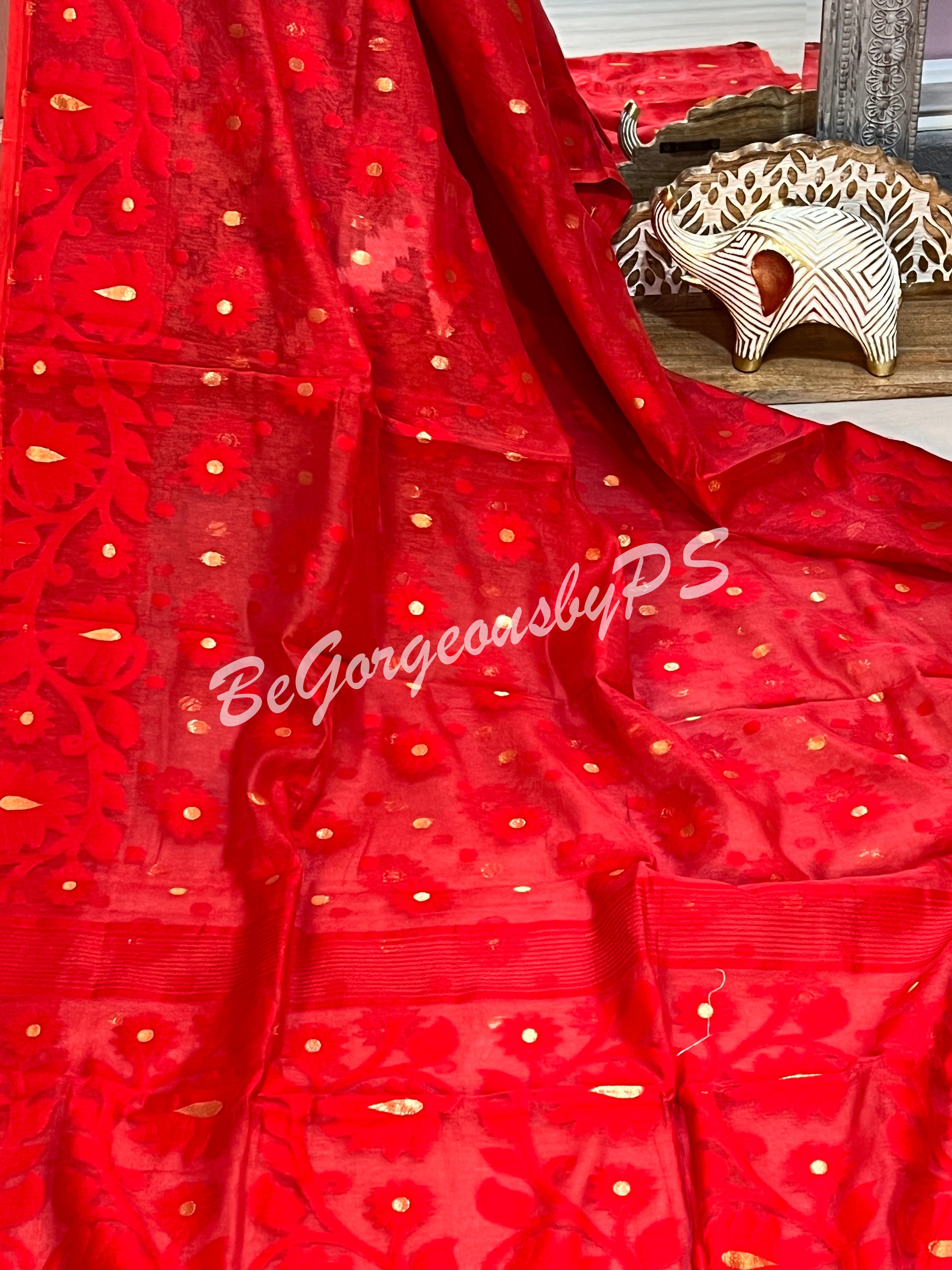 JAMDANI MUSLIN RED SAREE