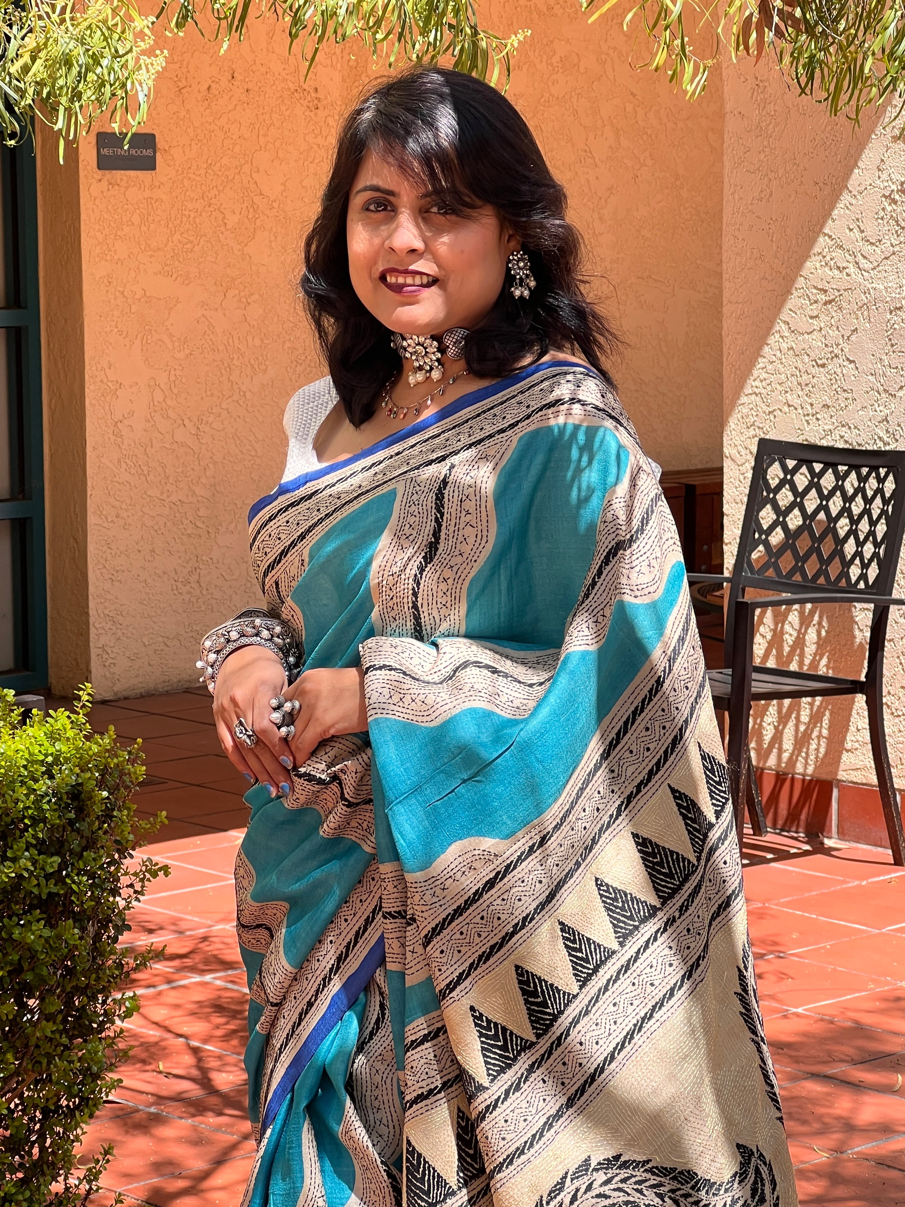 Kantha on tussar Blue