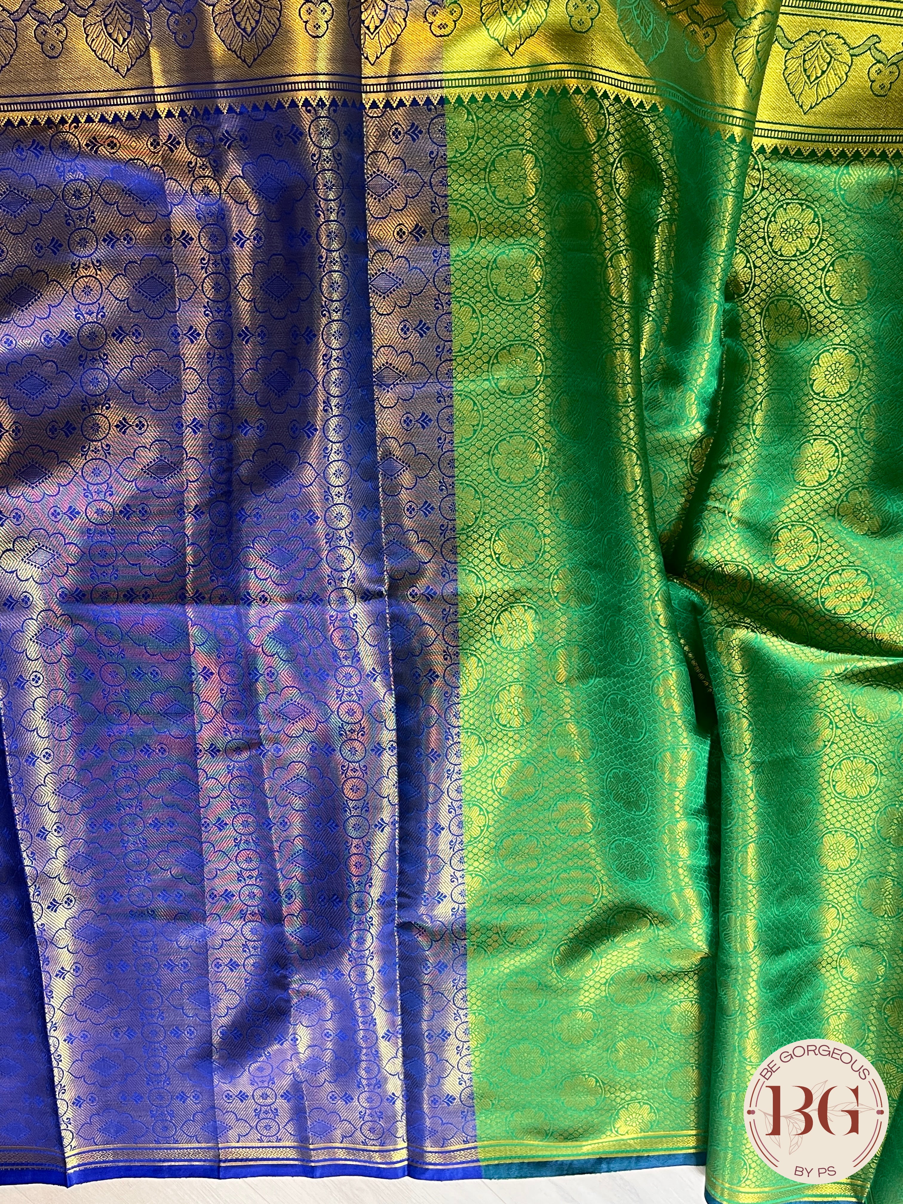 SOFT SILK SOFT SILK GREEN BLUE comes with a stitched blouse